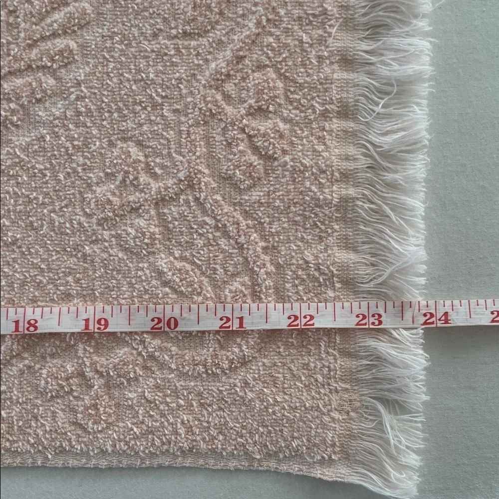 Vintage Dundee Pink Cotton Towel Set Jacquard Wreath Design Fringed Ends